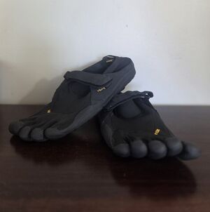 Vibram FiveFingers Mens KSO M148 Black Running Shoes New In Original Box
